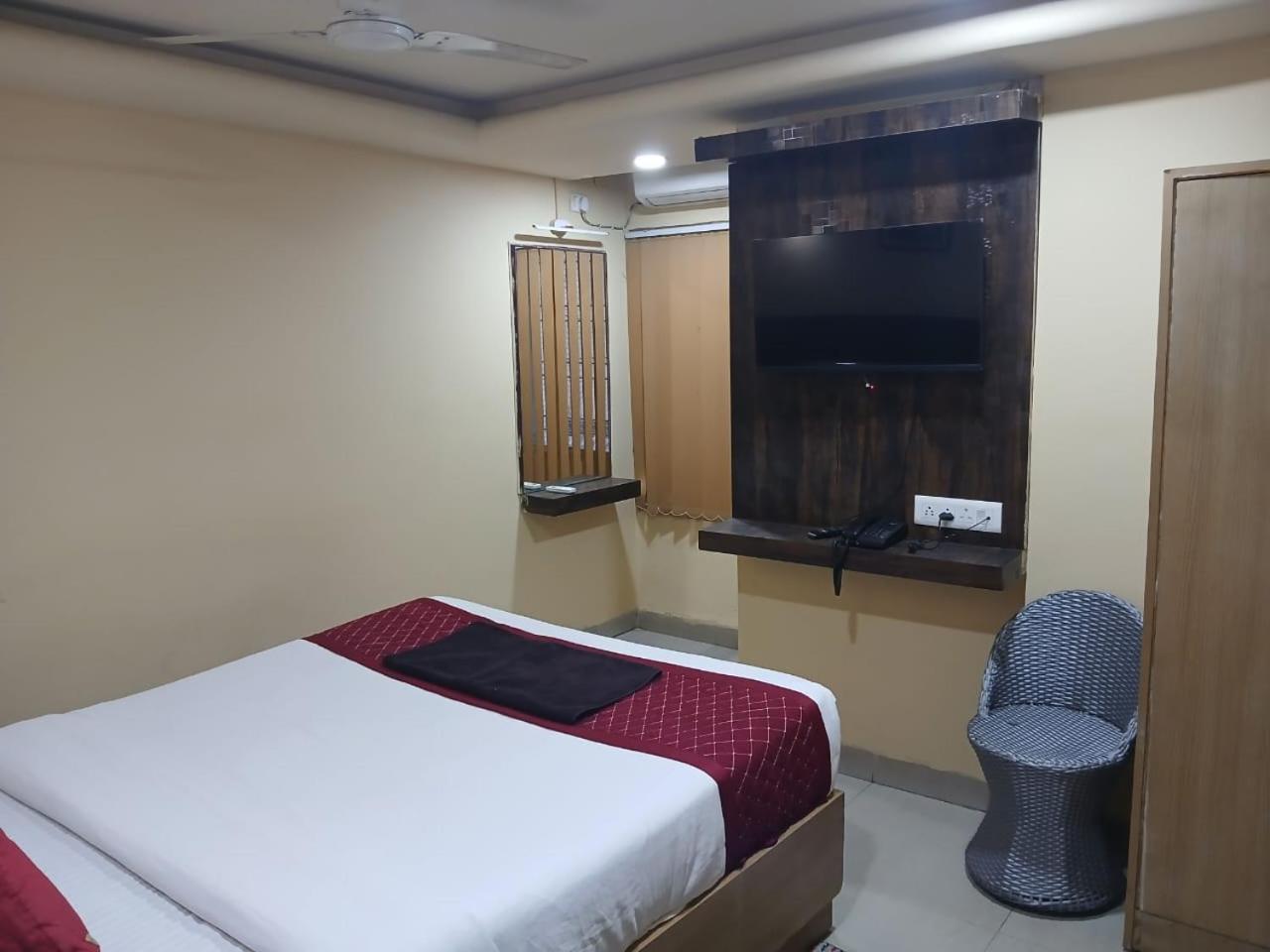 Blossoms Room Holiday Inn- Lakdikapul Hyderabad Exterior foto